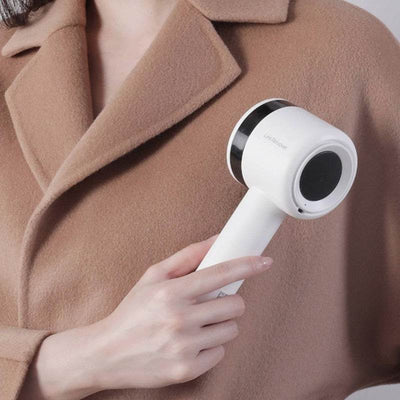 Willy MerxElectric Lint RemoverKeep your clothes and furniture looking new with the FuzzShaver Electric Lint Remover. This lint remover uses a sharp-edged blade made of imported steel to quickly aElectric Lint Remover